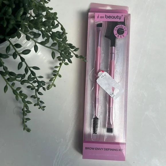 I on beauty Makeup Nwt Piece Brow Defining Kit Double Sided